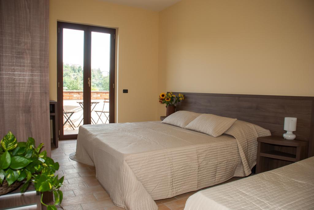 Casa Delfico Ristoro In Famiglia Vendégház Teramo Szoba fotó
